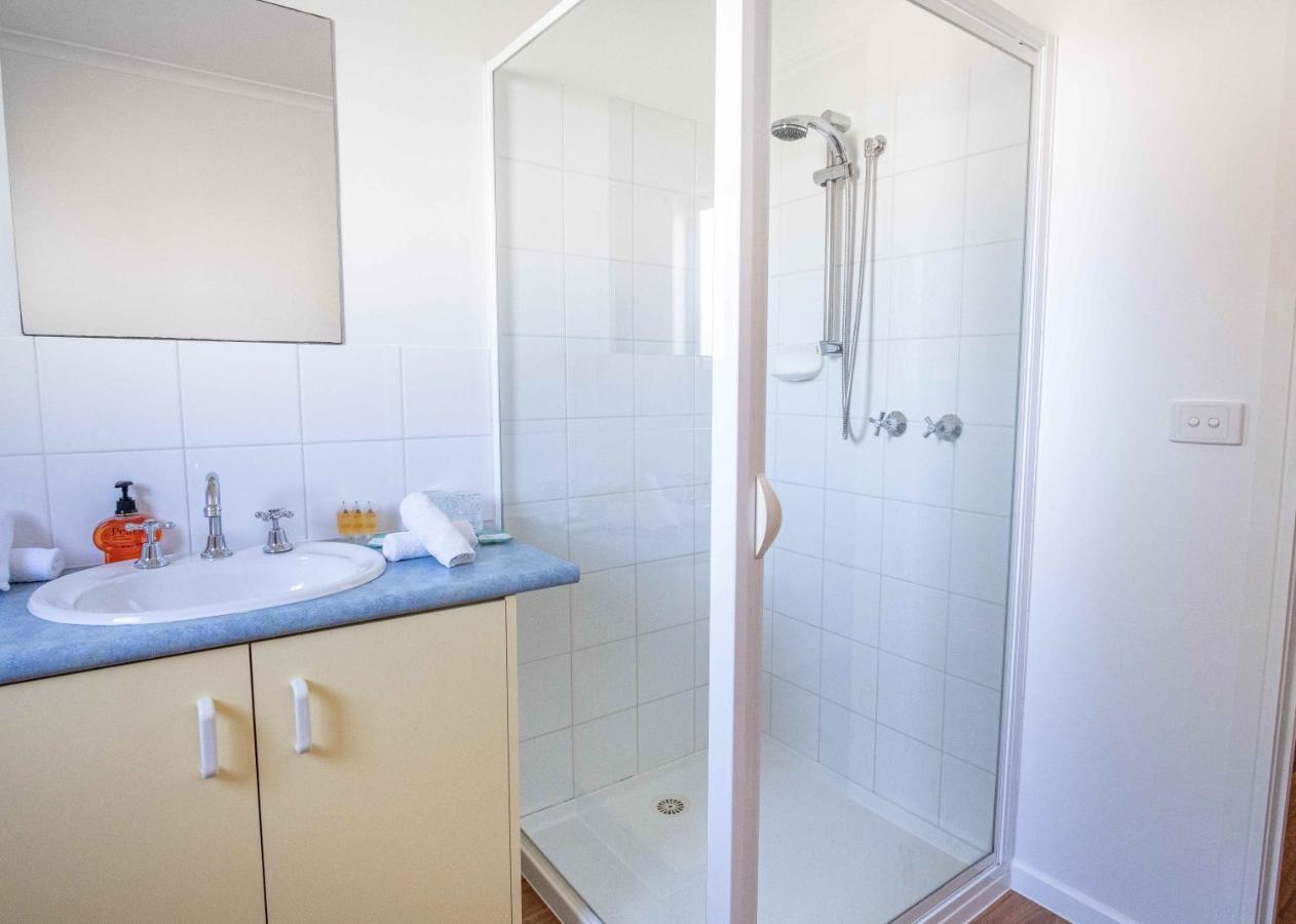 Phillip Island Off-Track Accommodation Cowes Exterior photo