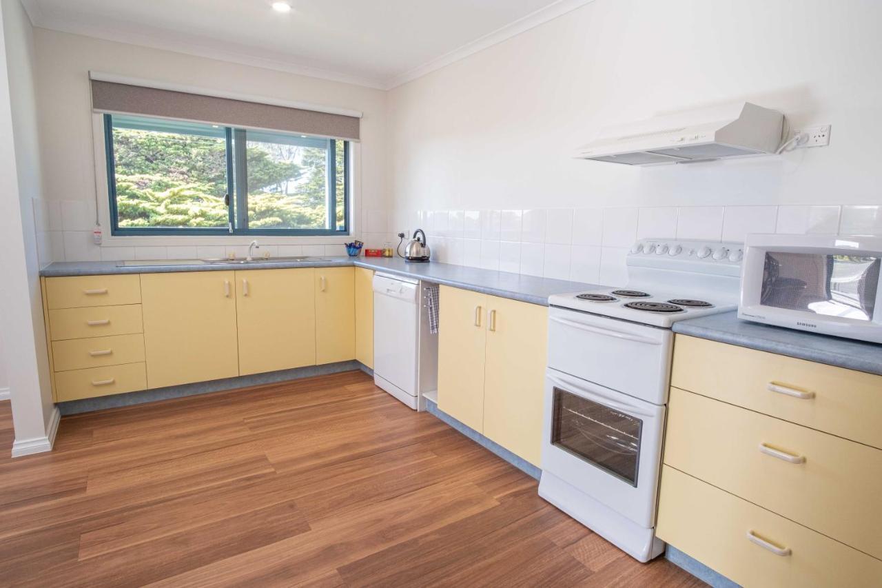 Phillip Island Off-Track Accommodation Cowes Exterior photo